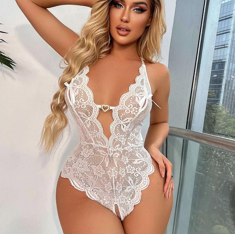Plus Size Heart Lace Crotchless Bodysuit product detail 11
