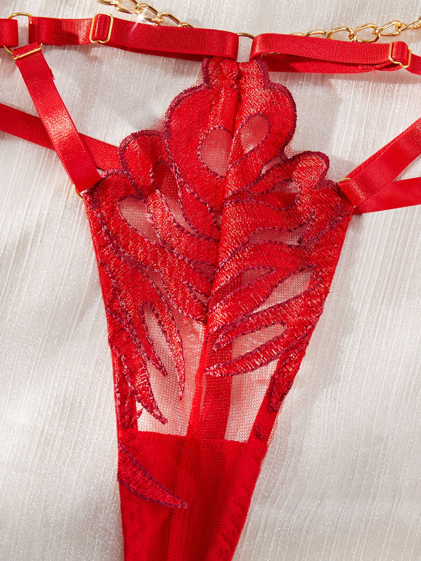 Red Chain Detail Underwire Lingerie Set product detail 10