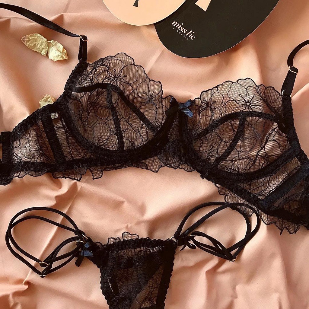 Three-Piece Embroidered Bra Set product detail 9